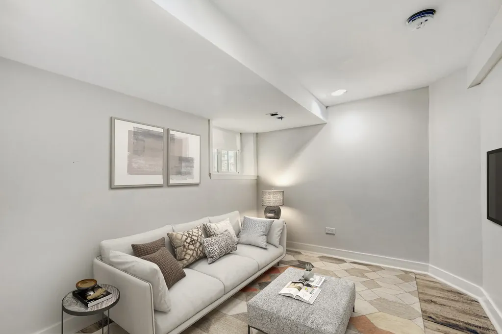 8240 South Wolcott Avenue Chicago IL 60620