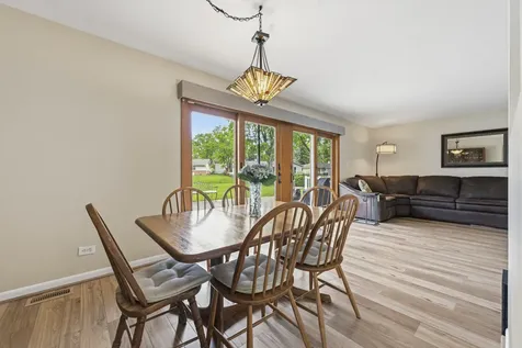 801 Delphia Avenue Elk Grove Village IL 60007