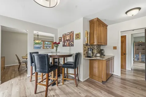 801 Delphia Avenue Elk Grove Village IL 60007