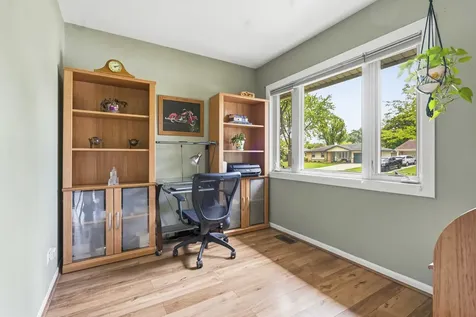 801 Delphia Avenue Elk Grove Village IL 60007