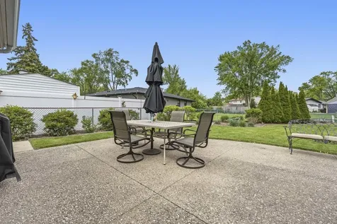 801 Delphia Avenue Elk Grove Village IL 60007