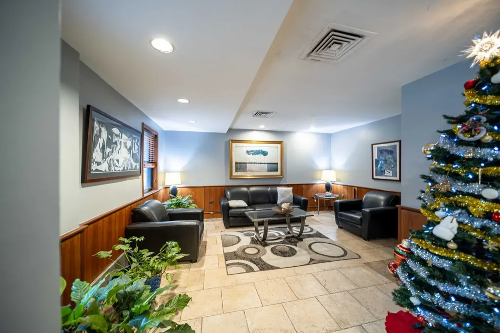 6030 North Sheridan Road Chicago IL 60660