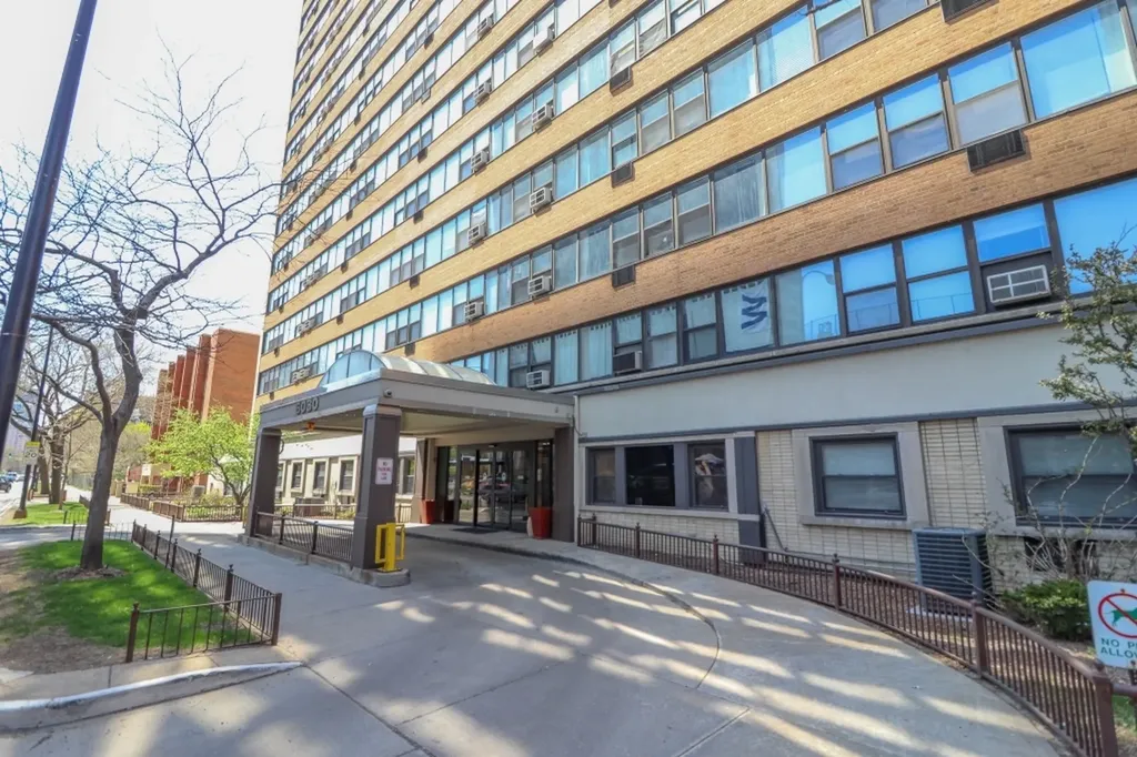 6030 North Sheridan Road Chicago IL 60660
