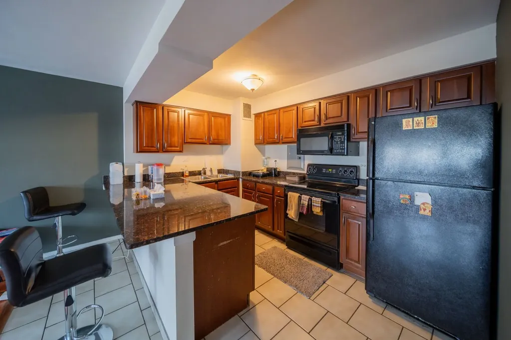 6030 North Sheridan Road Chicago IL 60660