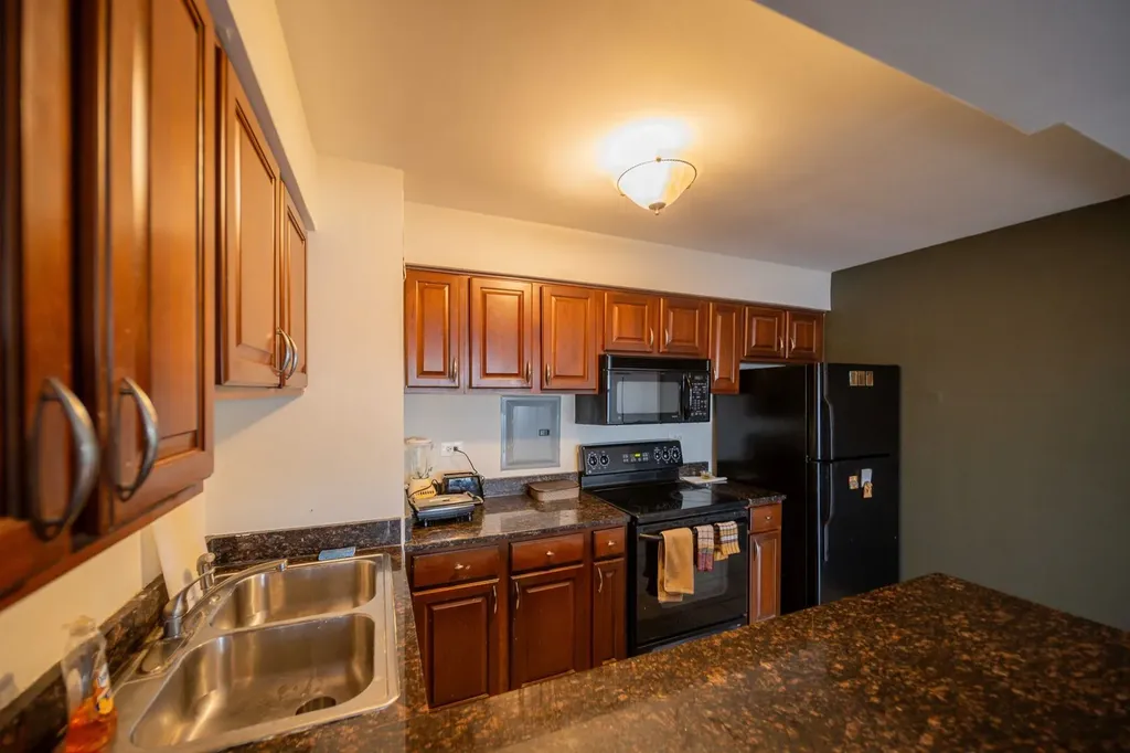 6030 North Sheridan Road Chicago IL 60660