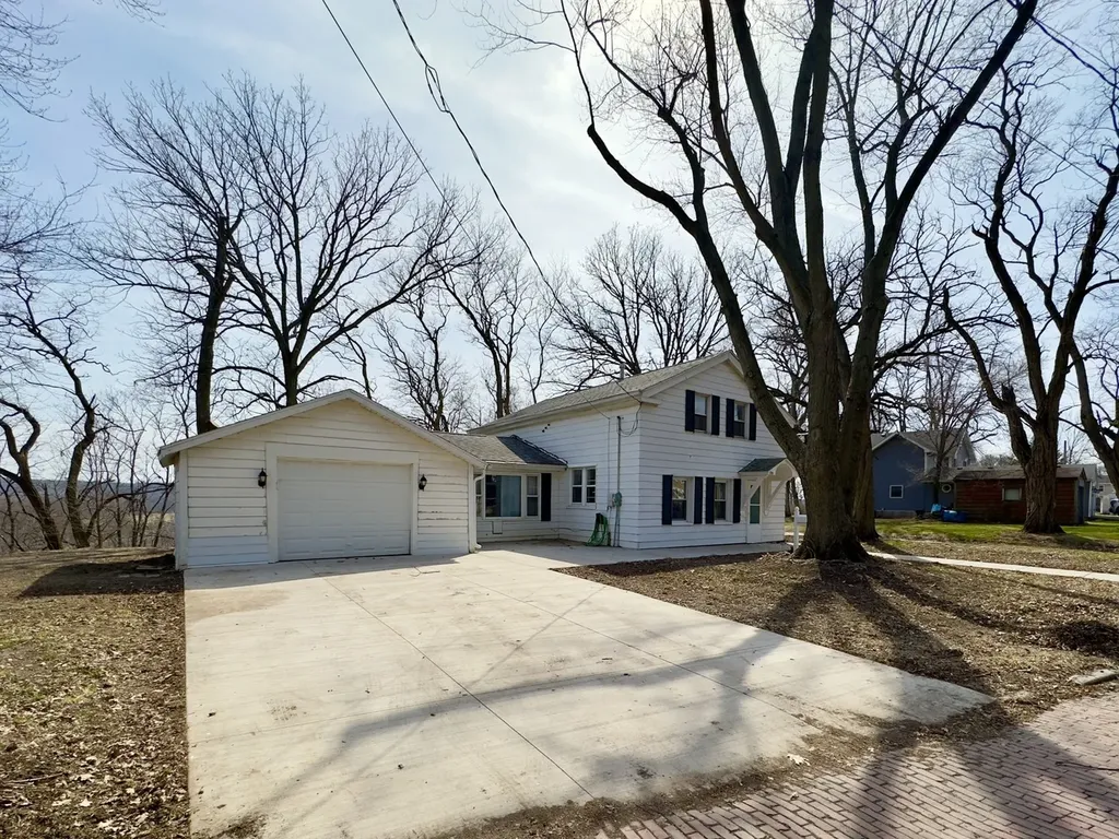 1704 Main Street Peru IL 61354