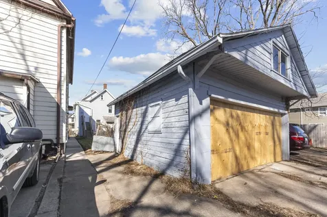 615 44TH Street Rock Island IL 61201