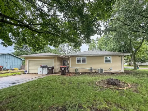 811 North East Street Leroy IL 61752