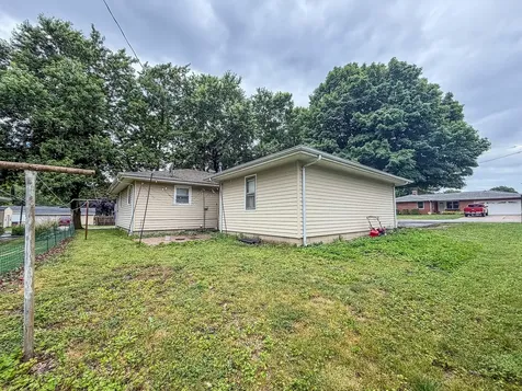 811 North East Street Leroy IL 61752