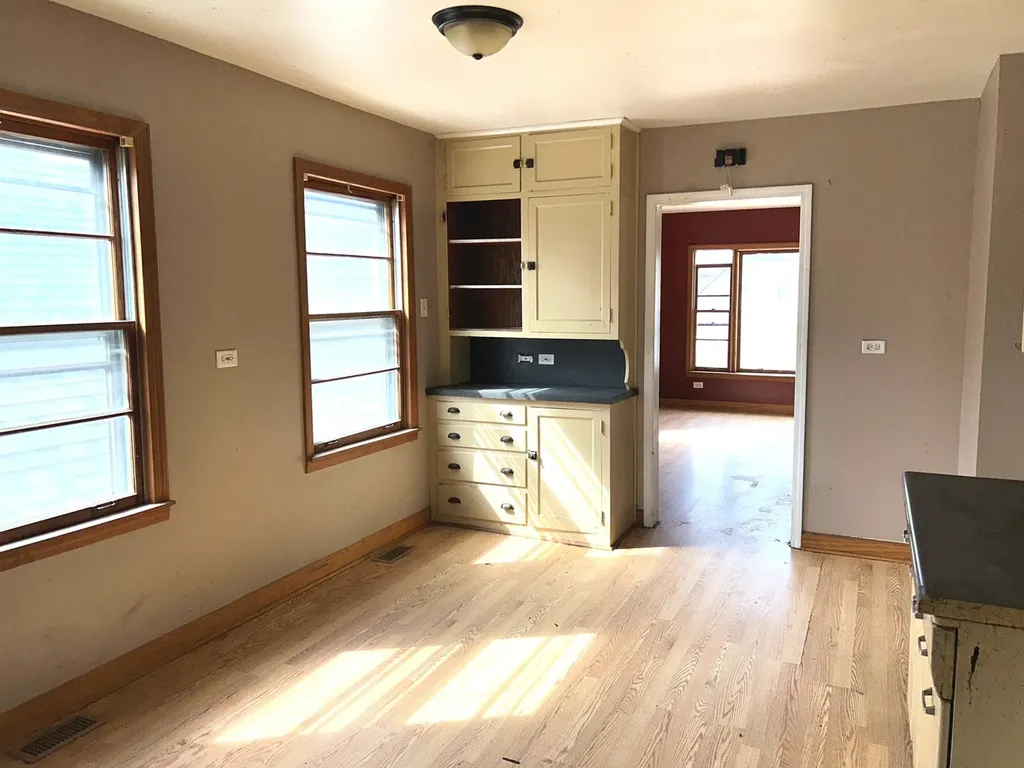 12557 Ann Street Blue Island IL 60406