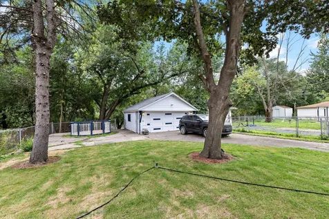 320 Streamside Drive Harvey IL 60426
