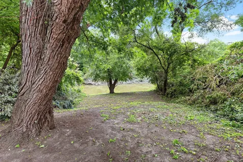 320 Streamside Drive Harvey IL 60426
