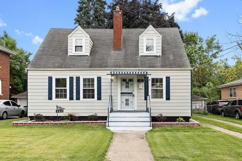 320 Streamside Drive Harvey IL 60426