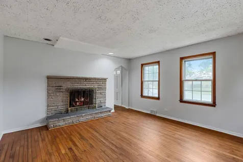 320 Streamside Drive Harvey IL 60426