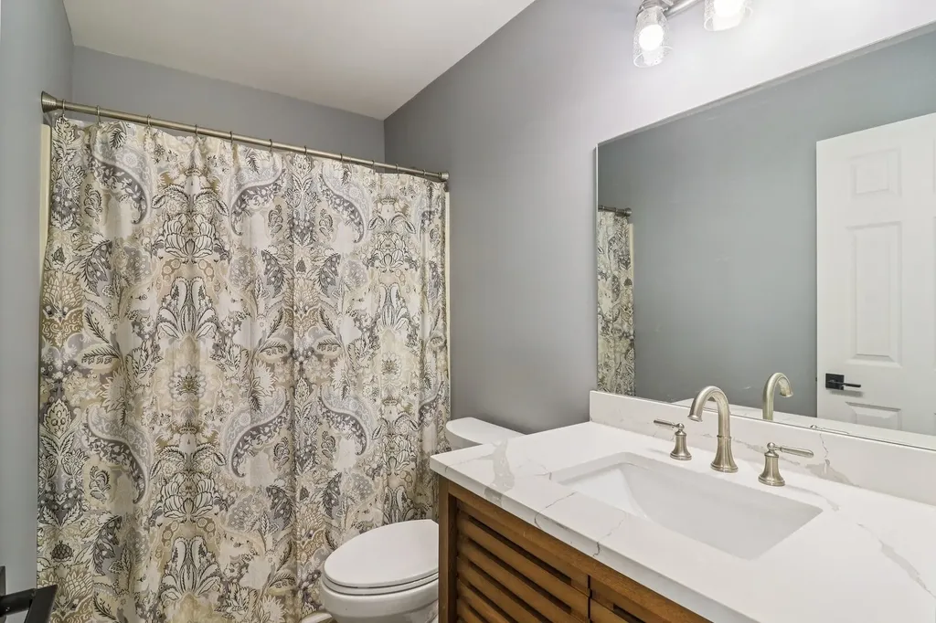 1195 Mark Court Antioch IL 60002