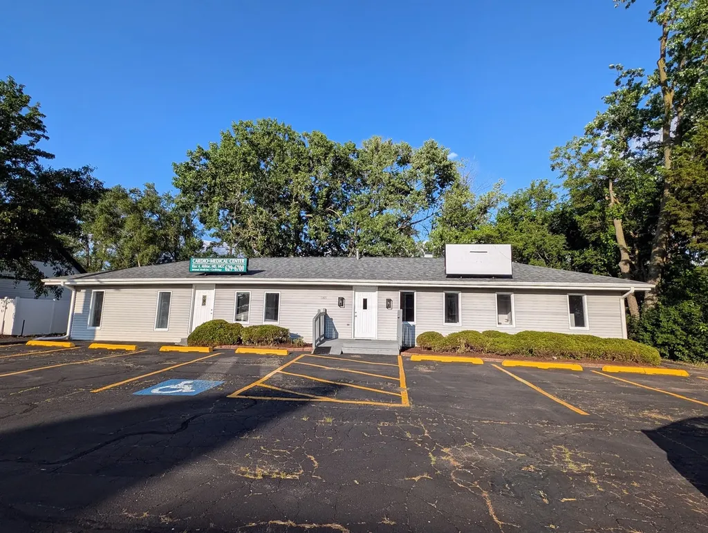 1S085 Summit Avenue Oakbrook Terrace IL 60181