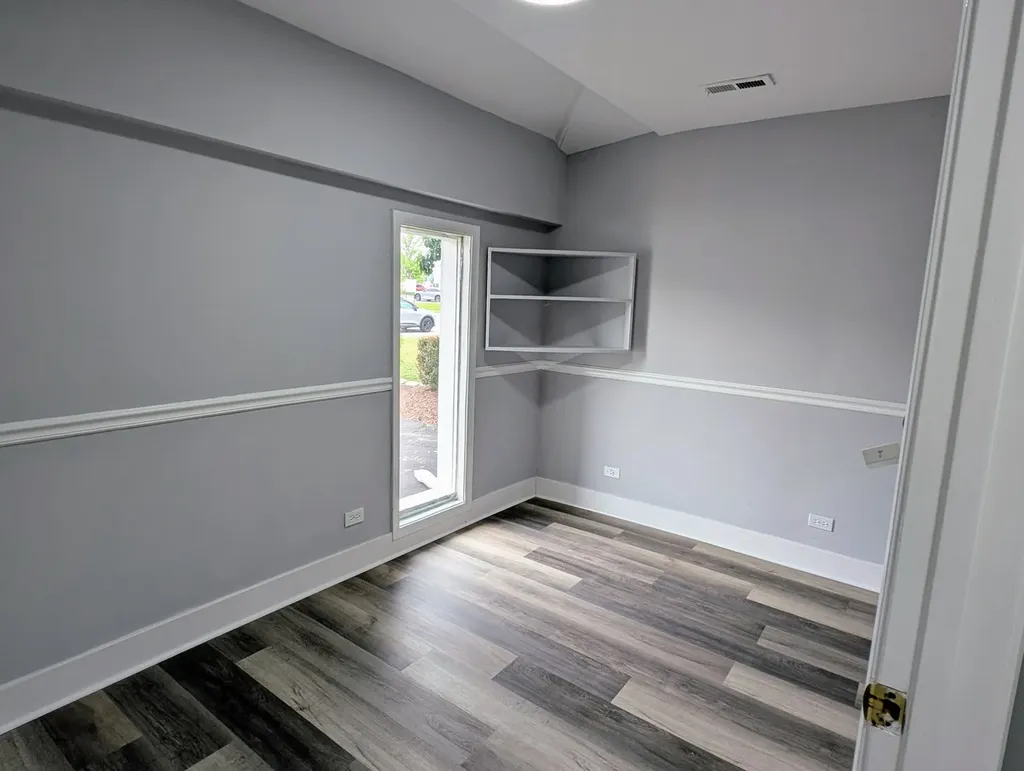 1S085 Summit Avenue Oakbrook Terrace IL 60181