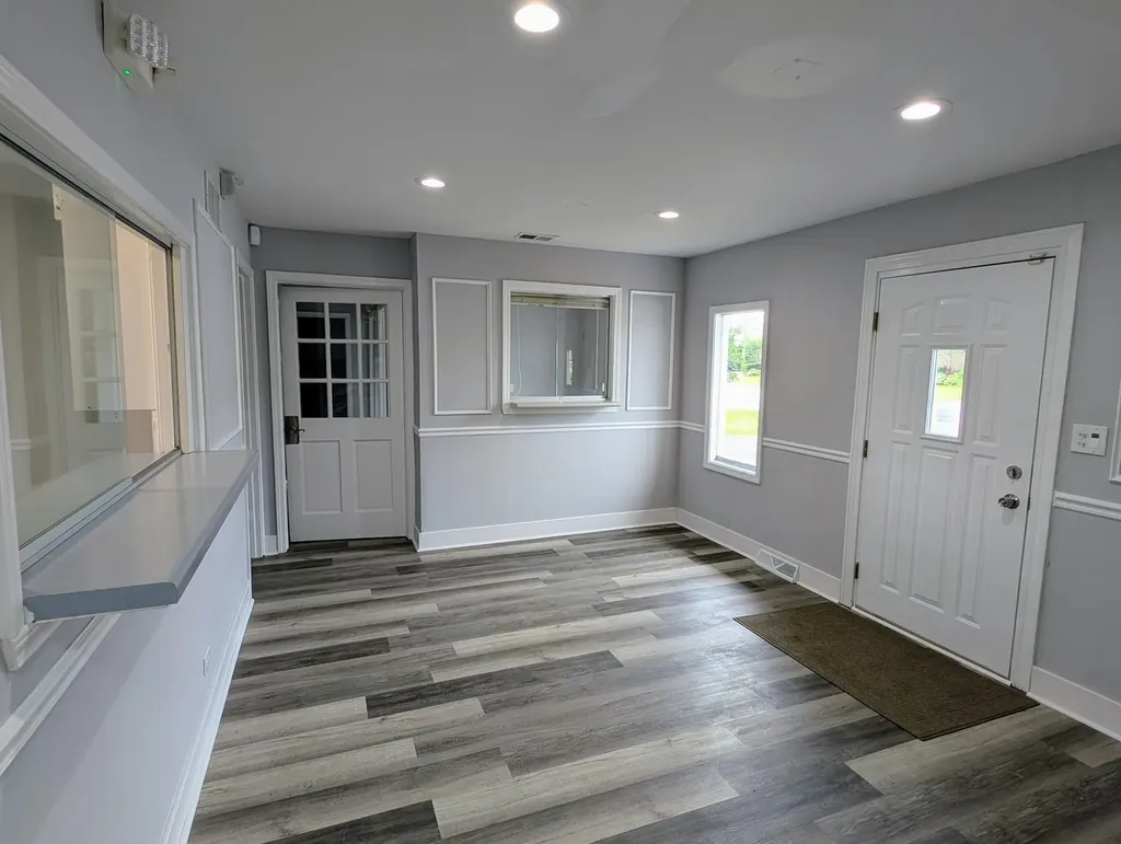 1S085 Summit Avenue Oakbrook Terrace IL 60181