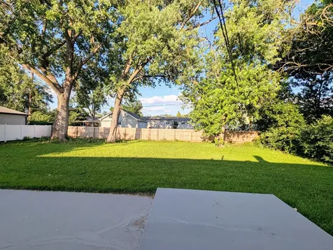 1S085 Summit Avenue Oakbrook Terrace IL 60181