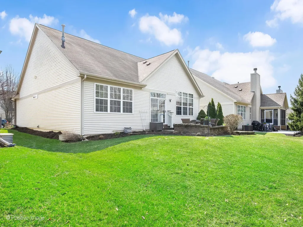 1660 Briarheath Drive Aurora IL 60505