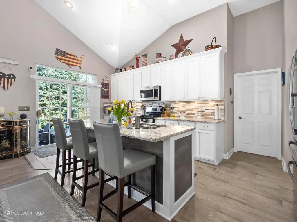 1660 Briarheath Drive Aurora IL 60505