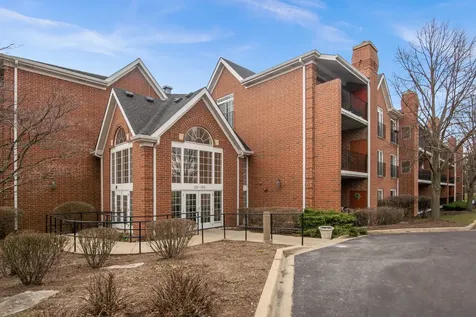 115 Hunt Club Drive St. Charles IL 60174
