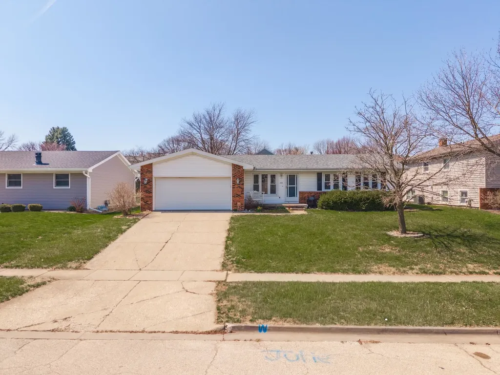 1312 Nicki Drive Bloomington IL 61704