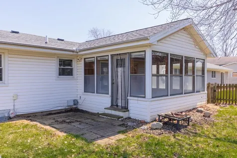 1312 Nicki Drive Bloomington IL 61704