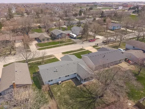 1312 Nicki Drive Bloomington IL 61704