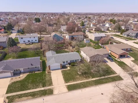 1312 Nicki Drive Bloomington IL 61704