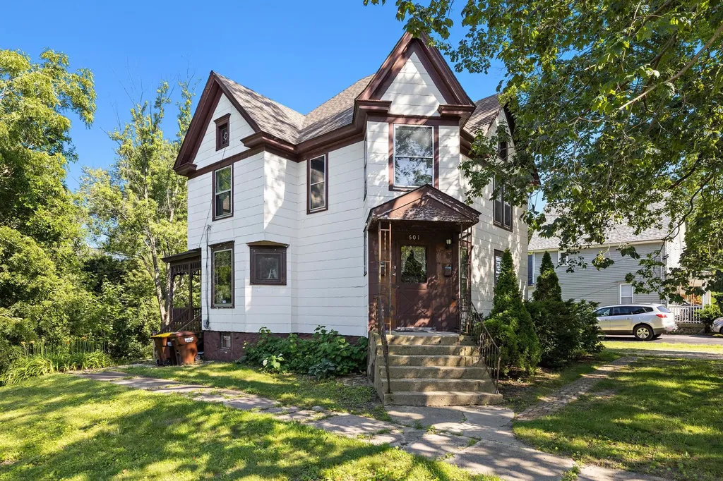 601 South Jefferson Street Woodstock IL 60098