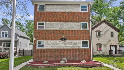 18 East 137th Street Riverdale IL 60827