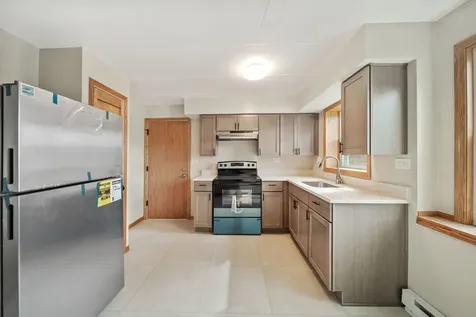 18 East 137th Street Riverdale IL 60827