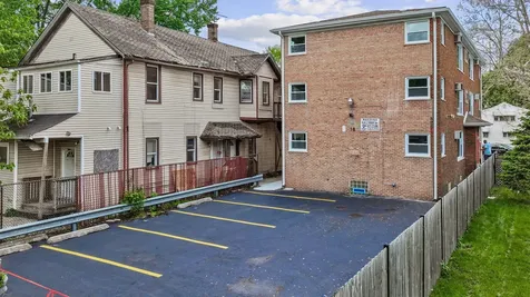 18 East 137th Street Riverdale IL 60827