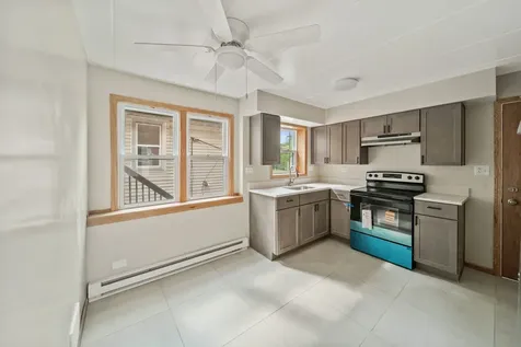 18 East 137th Street Riverdale IL 60827