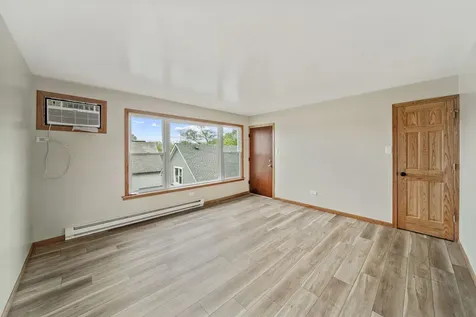 18 East 137th Street Riverdale IL 60827