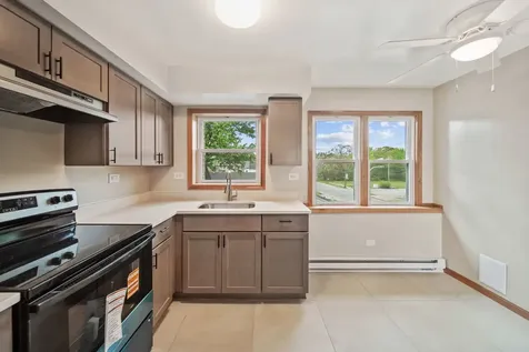 18 East 137th Street Riverdale IL 60827