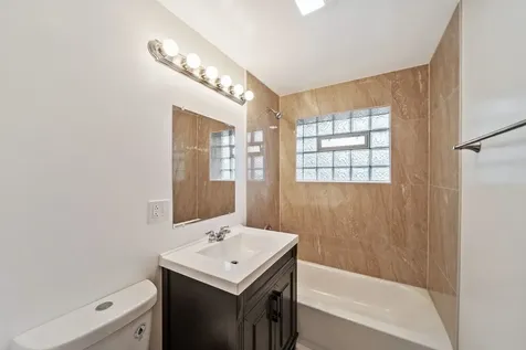 18 East 137th Street Riverdale IL 60827