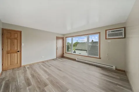 18 East 137th Street Riverdale IL 60827