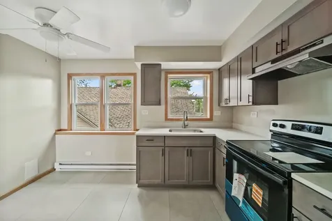 18 East 137th Street Riverdale IL 60827