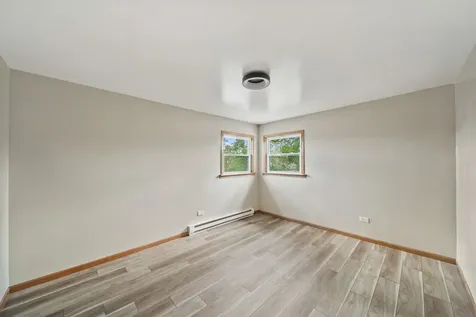 18 East 137th Street Riverdale IL 60827