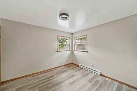 18 East 137th Street Riverdale IL 60827