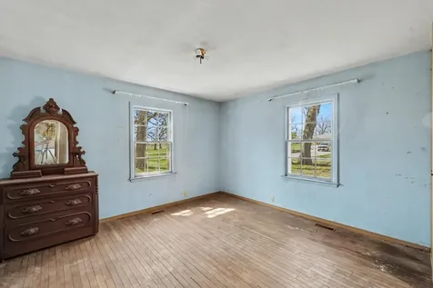 404 Oak Drive Roberts IL 60962
