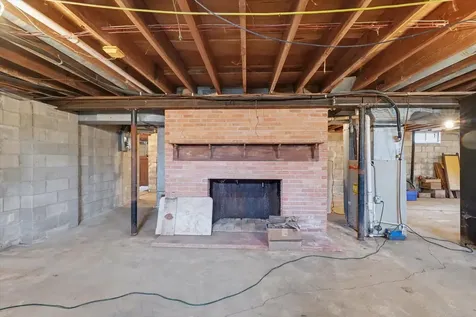 404 Oak Drive Roberts IL 60962