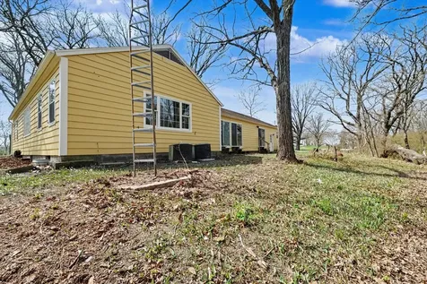 404 Oak Drive Roberts IL 60962