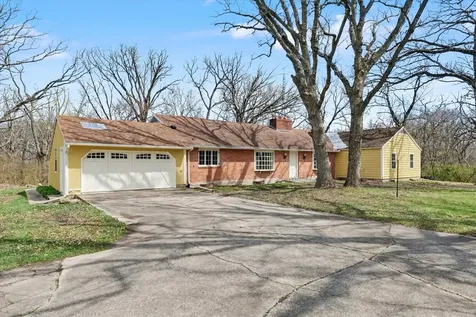 404 Oak Drive Roberts IL 60962