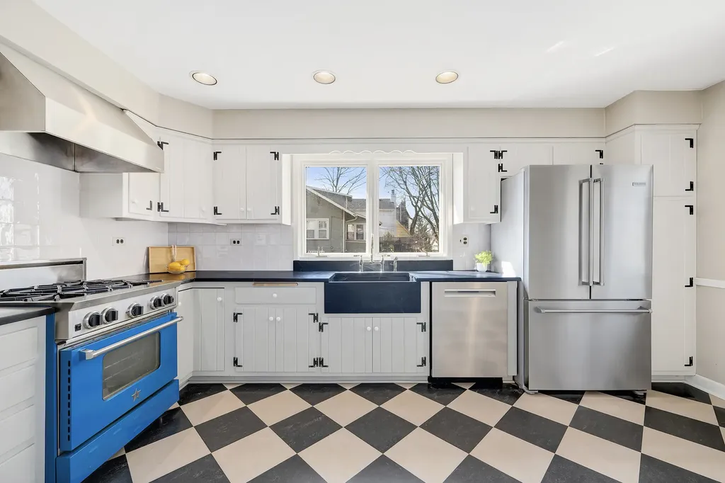4816 Linscott Avenue Downers Grove IL 60515