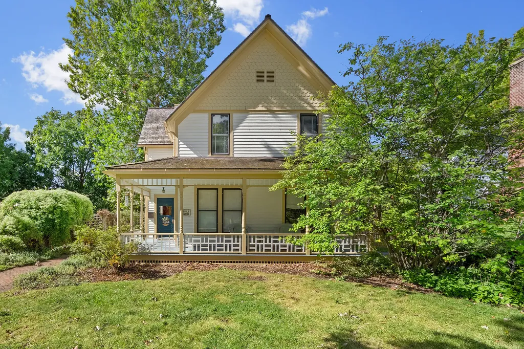 4816 Linscott Avenue Downers Grove IL 60515