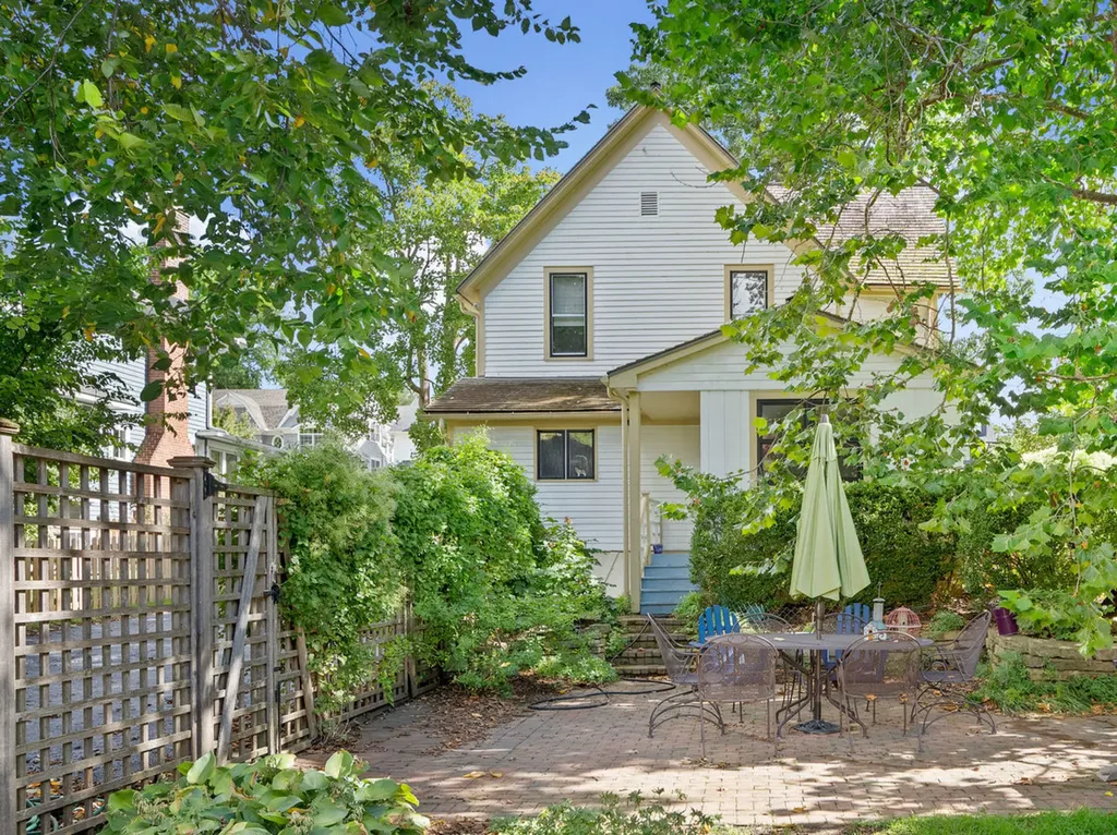 4816 Linscott Avenue Downers Grove IL 60515