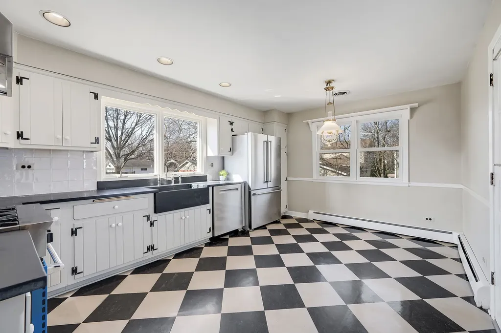 4816 Linscott Avenue Downers Grove IL 60515